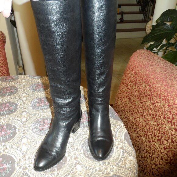 Chanel Black Lamb Pebbled Leather Riding Boots w/LOGO Detail Size 39.5B - Picture 1 of 16